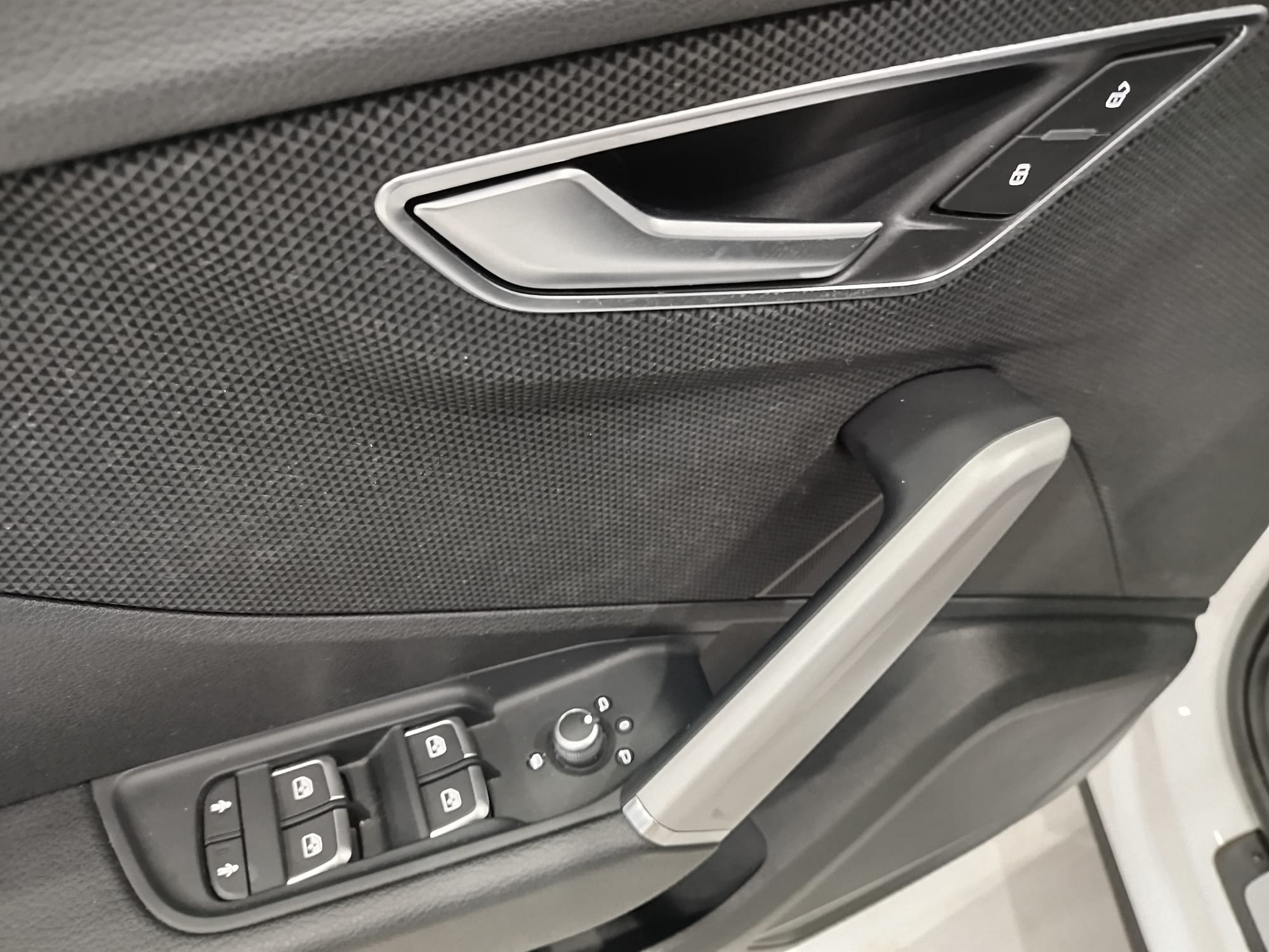 Audi Q2 S LINE S-TRONIC 35TFSI