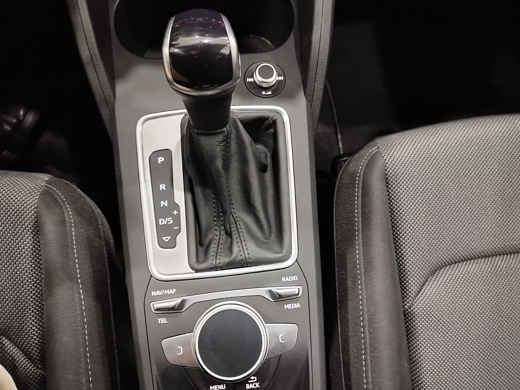 Audi Q2 S LINE S-TRONIC 35TFSI