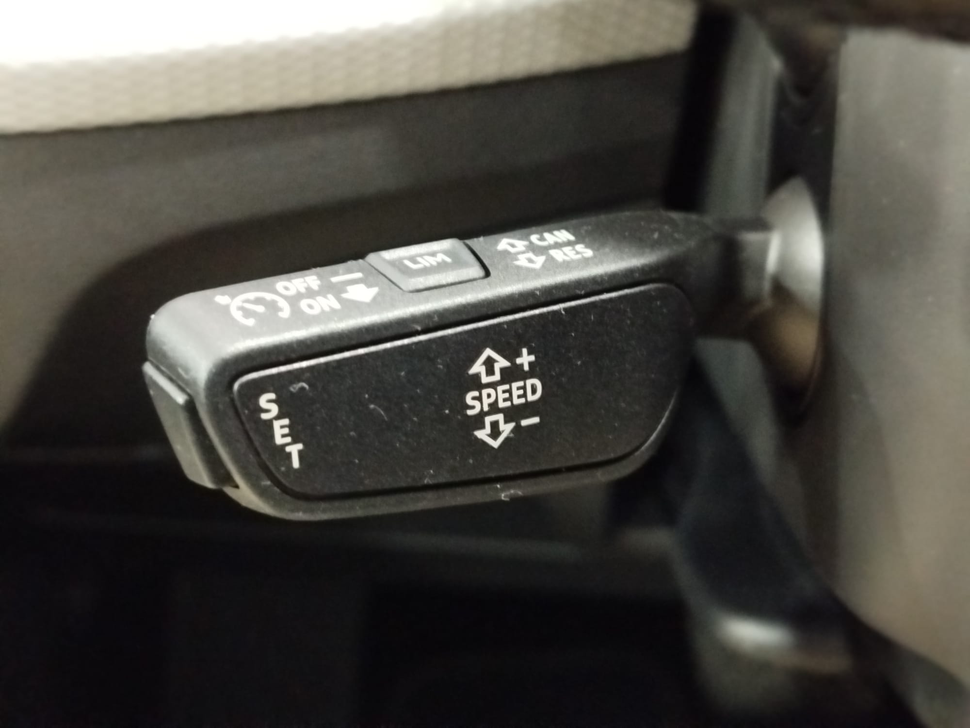 Audi Q2 S LINE S-TRONIC 35TFSI