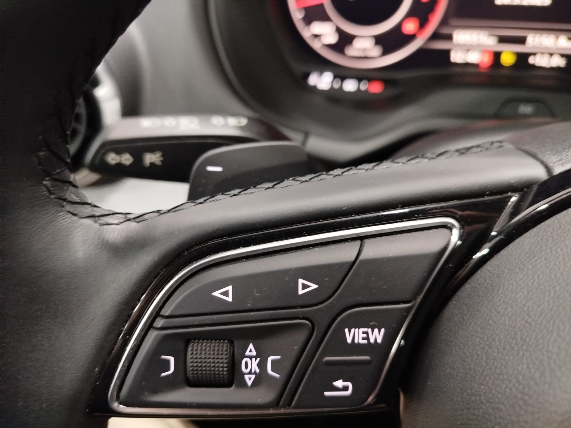 Audi Q2 S LINE S-TRONIC 35TFSI