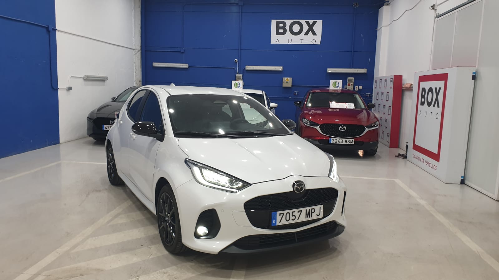 Mazda Mazda 2 HYBRID CVT HOMURA