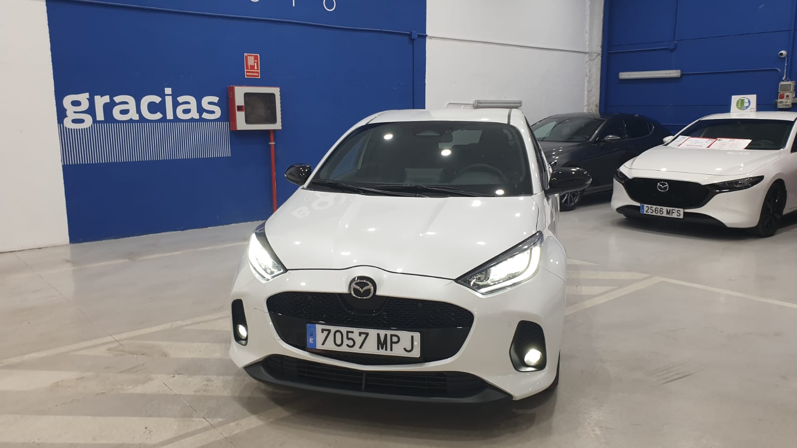 Mazda Mazda 2 HYBRID CVT HOMURA