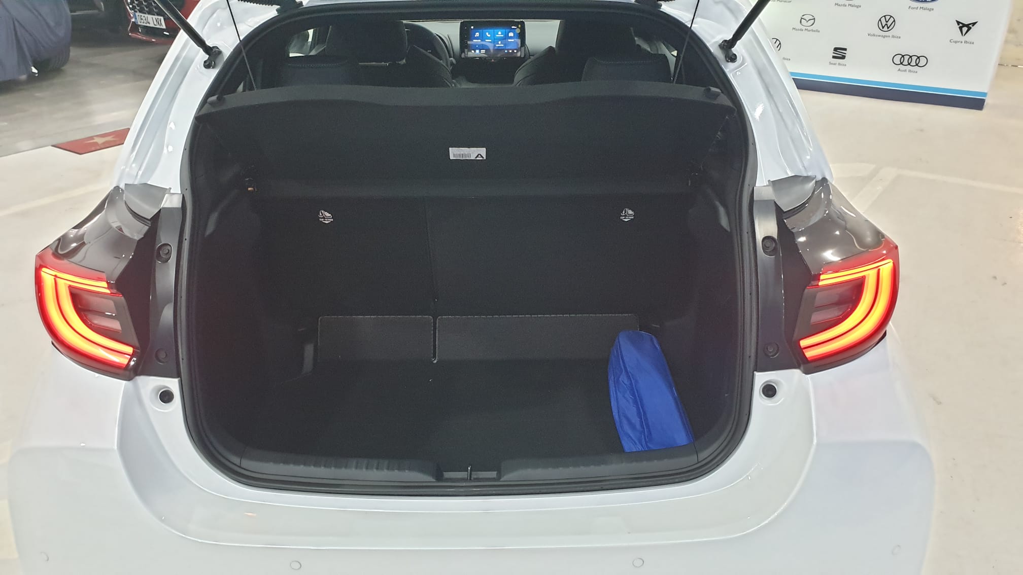 Mazda Mazda 2 HYBRID CVT HOMURA
