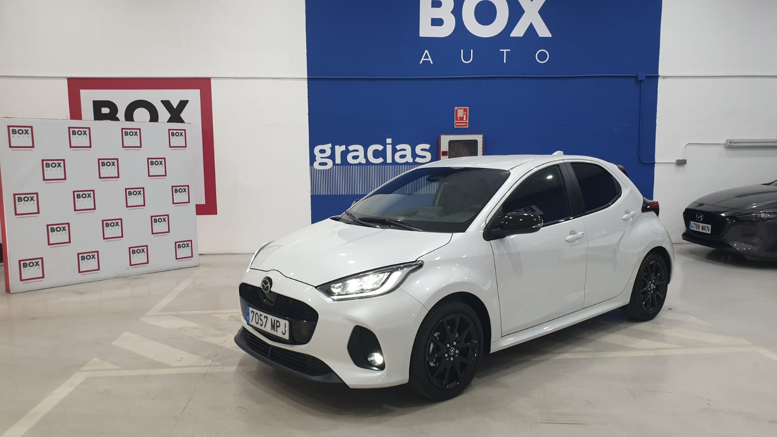 Mazda Mazda 2 HYBRID CVT HOMURA