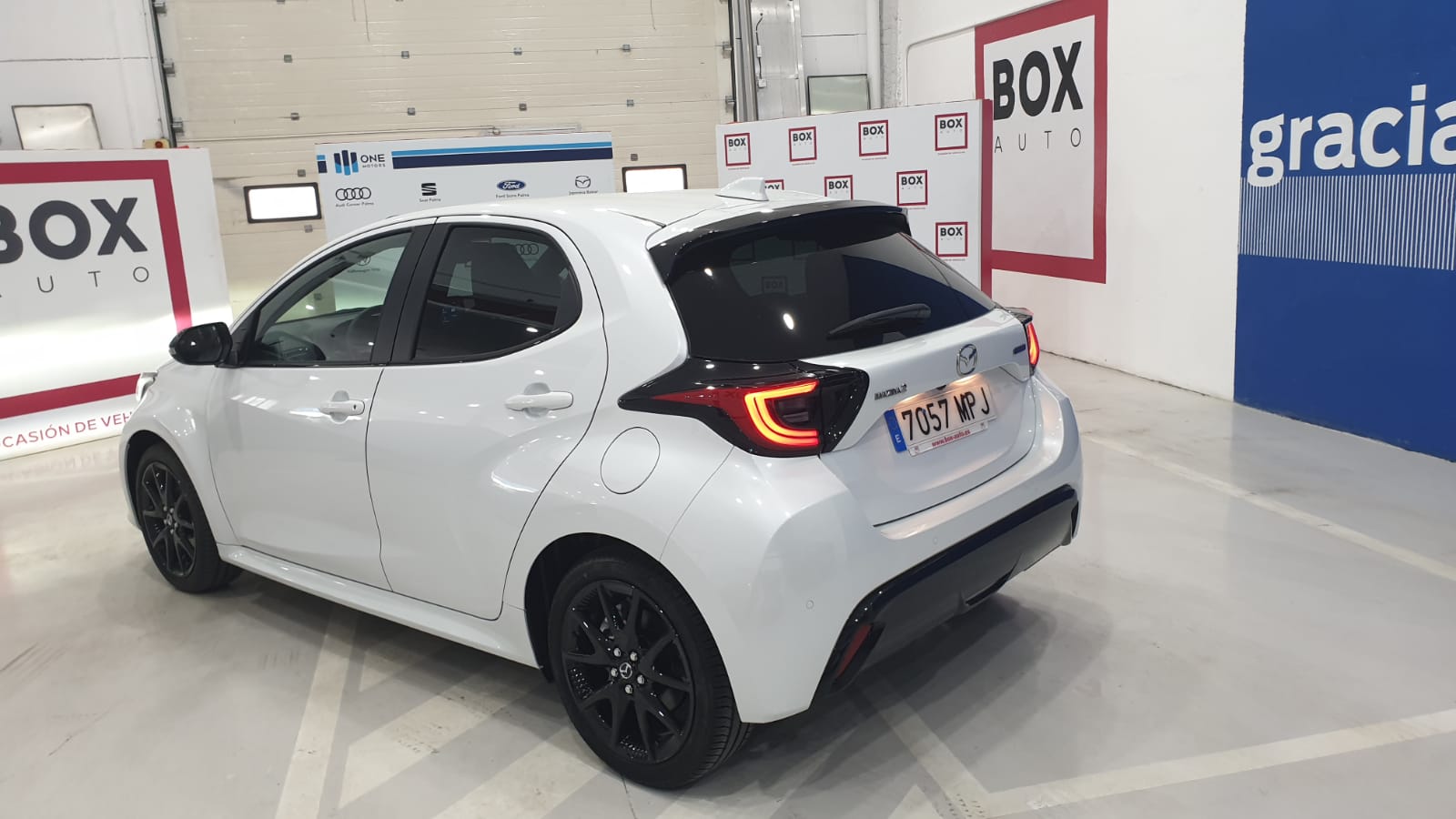 Mazda Mazda 2 HYBRID CVT HOMURA