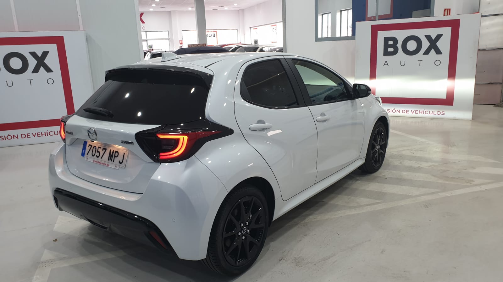 Mazda Mazda 2 HYBRID CVT HOMURA