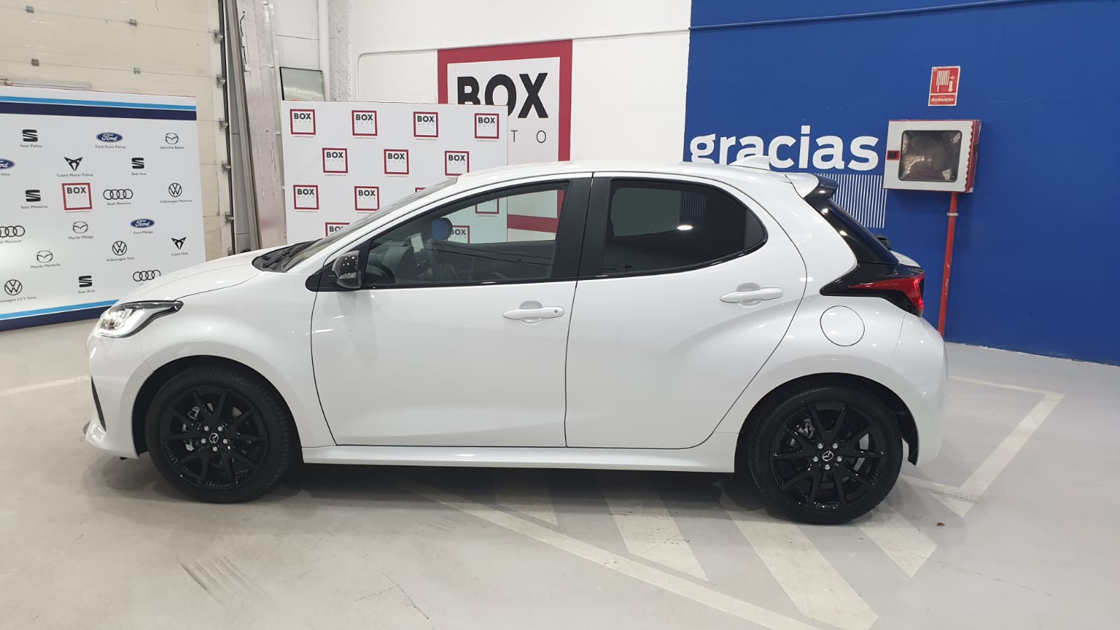 Mazda Mazda 2 HYBRID CVT HOMURA