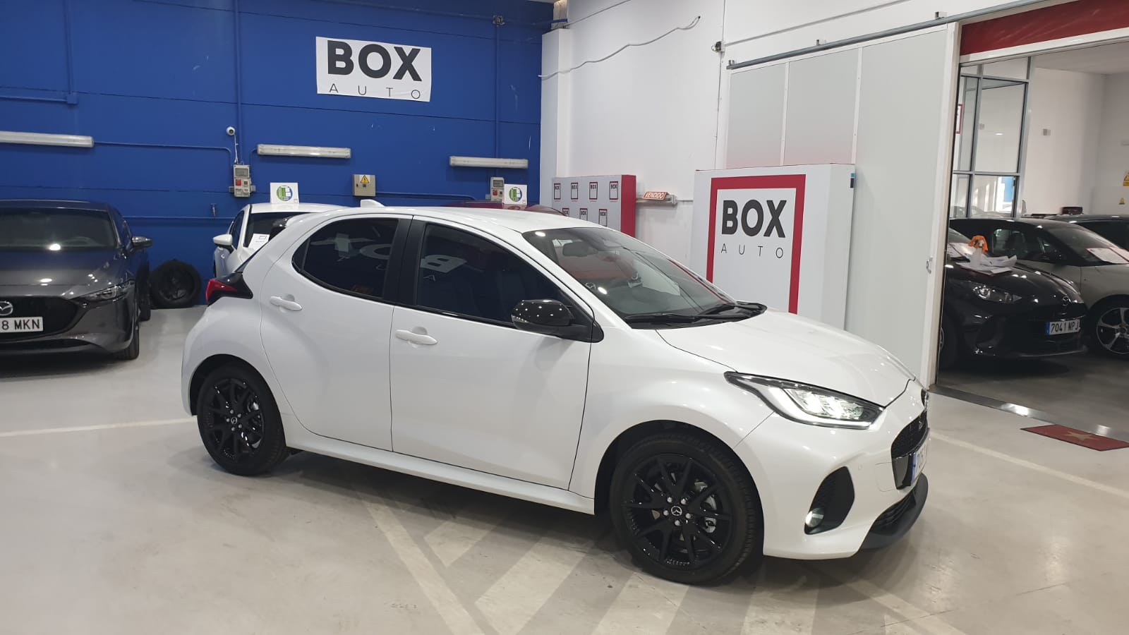 Mazda Mazda 2 HYBRID CVT HOMURA