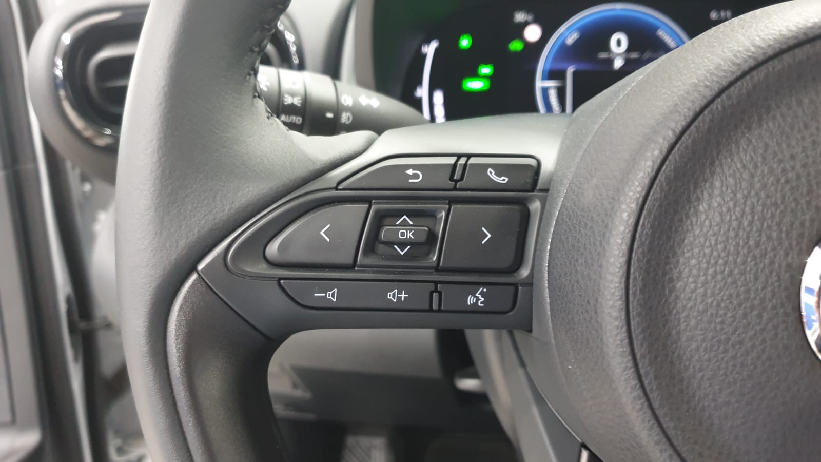 Mazda Mazda 2 HYBRID CVT HOMURA
