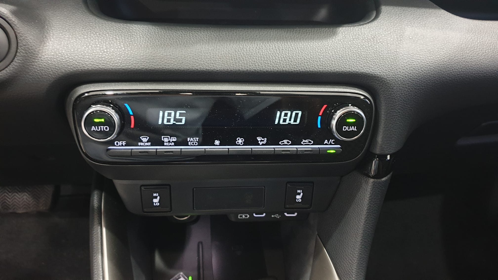 Mazda Mazda 2 HYBRID CVT HOMURA