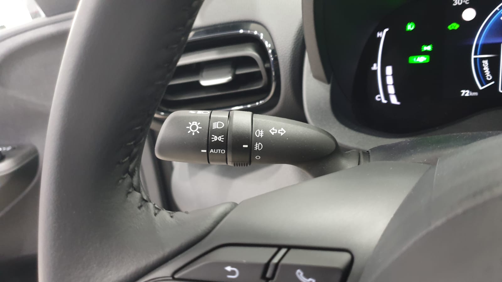 Mazda Mazda 2 HYBRID CVT HOMURA