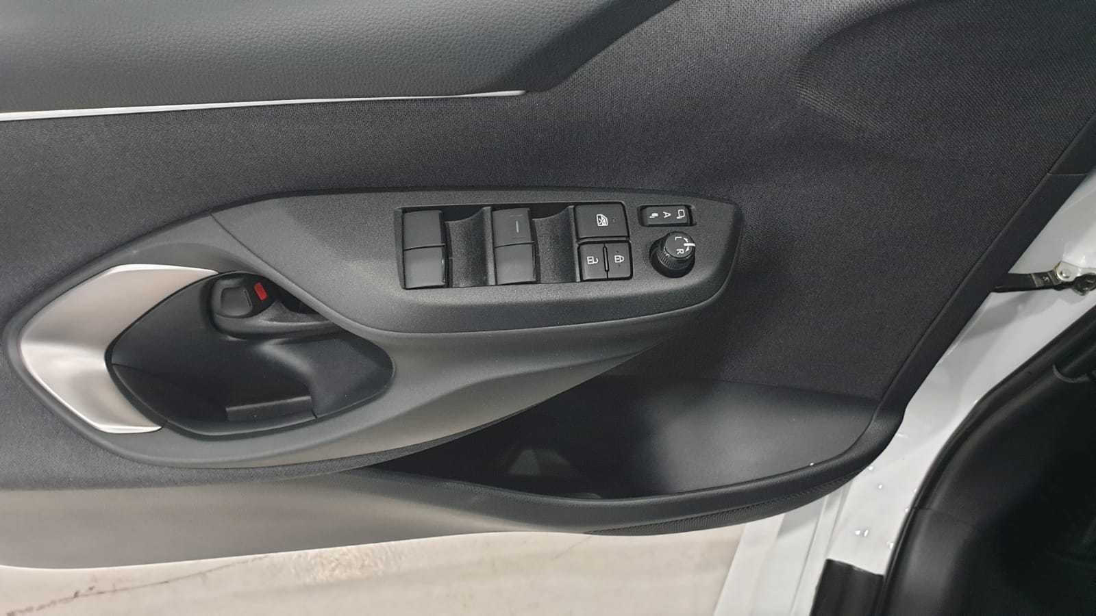 Mazda Mazda 2 HYBRID CVT HOMURA