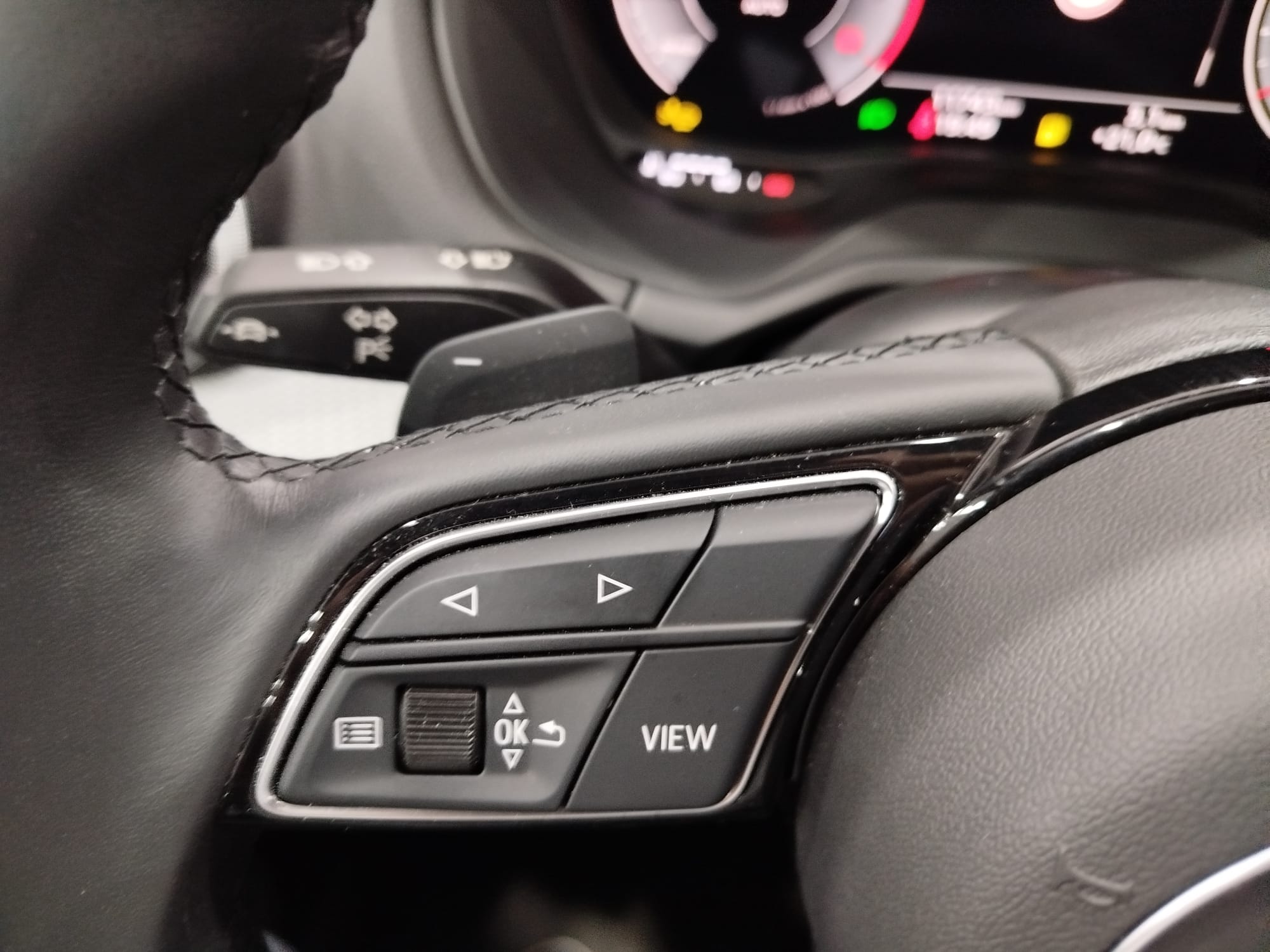 Audi Q2 S LINE 35TFSI S-TRONIC