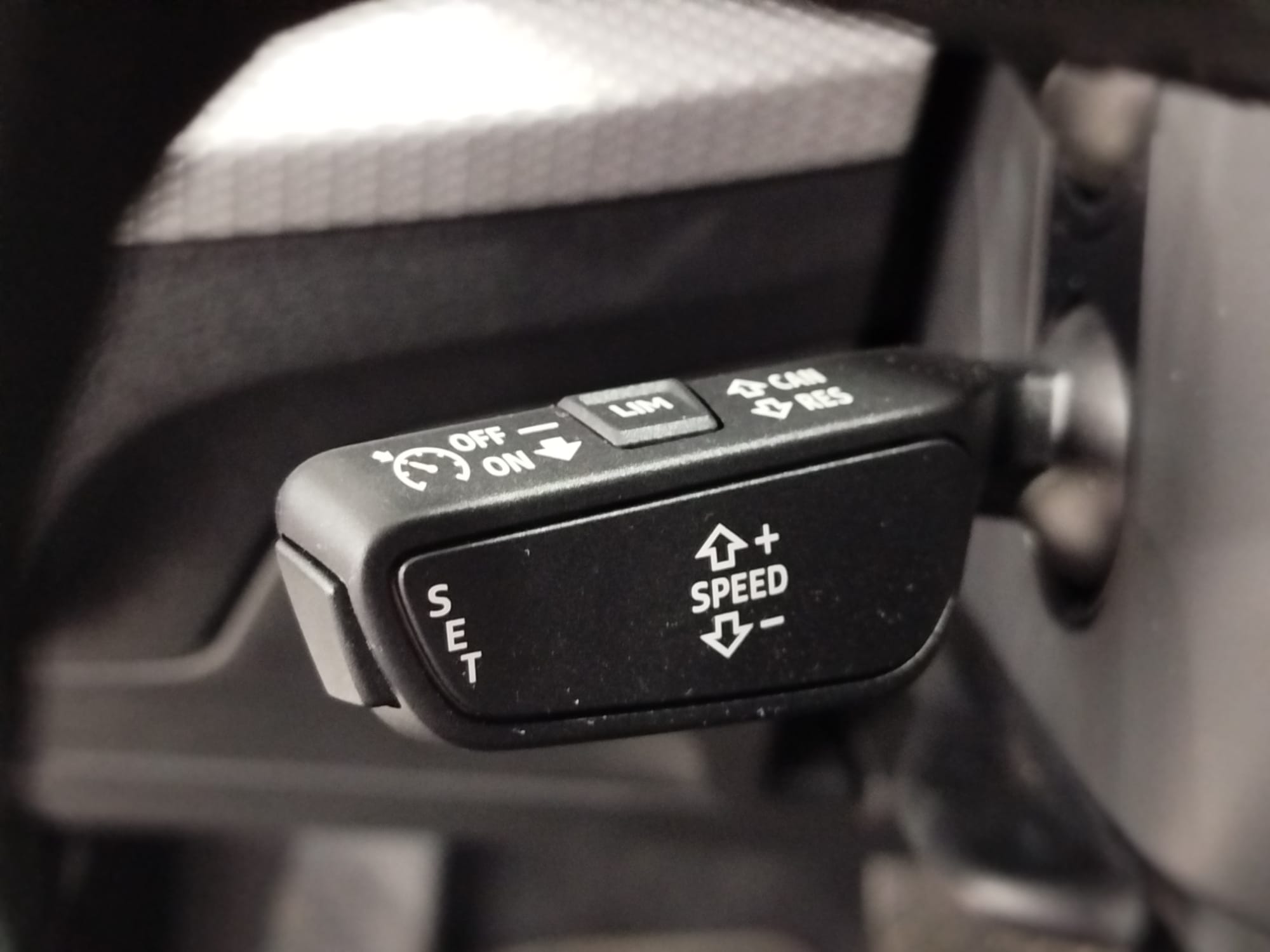 Audi Q2 S LINE 35TFSI S-TRONIC